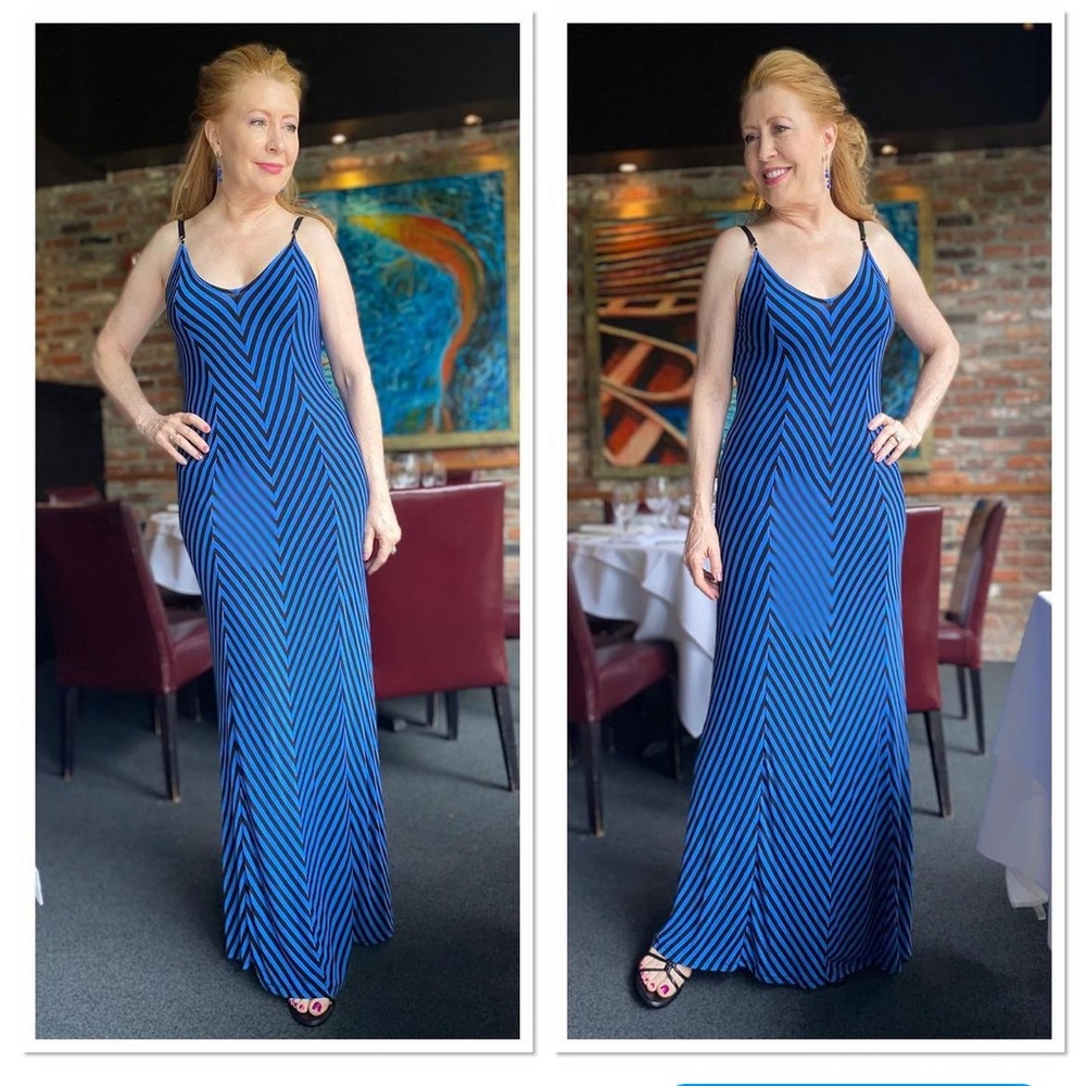 Super flattering maxi dress-like new condition, LOW PRICE